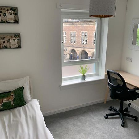 אדינבורו Holyrood Duplex 3- Bedrooms Apartment מראה חיצוני תמונה