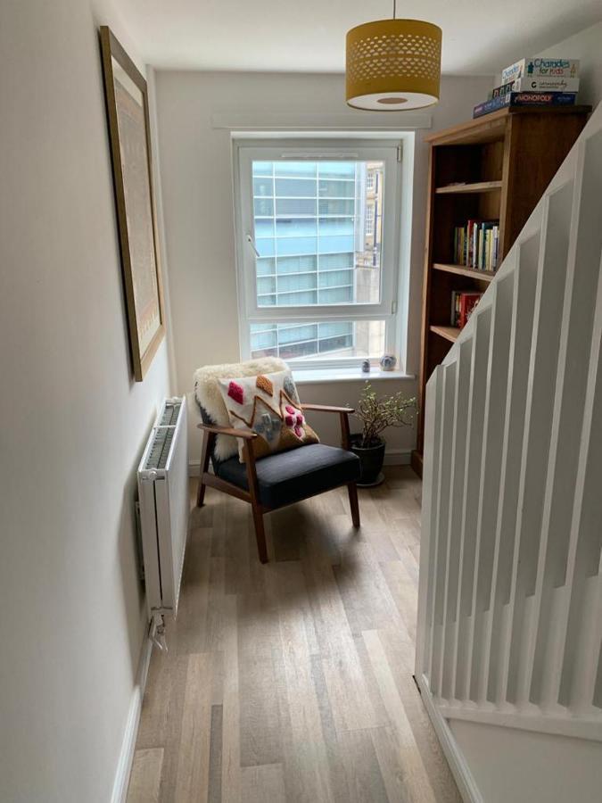 אדינבורו Holyrood Duplex 3- Bedrooms Apartment מראה חיצוני תמונה